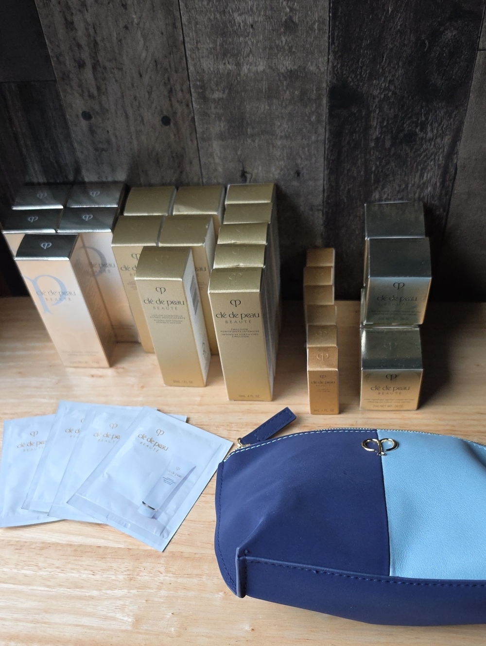30 Pc Cle' de Peau With Bonus Cosmetic Bag